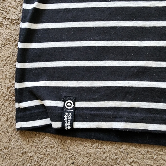 Y2K Black/Oatmeal Striped V-Neck Tee, Men's M - Picture 6 of 7